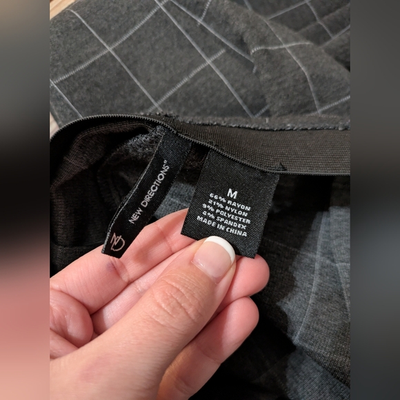 New Directions Checkered Gray Casual Skinny Dress Pants Soft Women's Medium - Picture 2 of 3